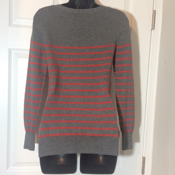Women’s Banana Republic Sweater - Picture 2 of 4